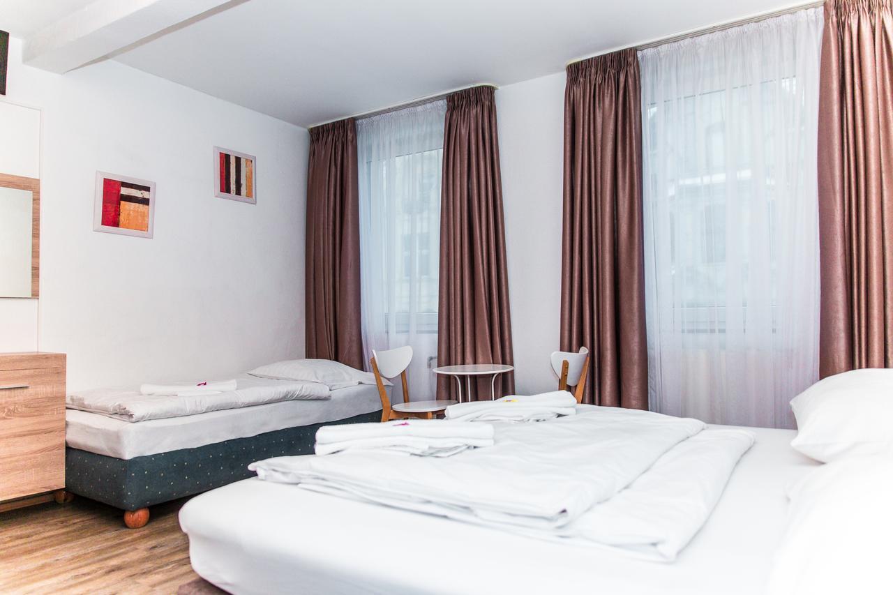 Dreibettzimmer