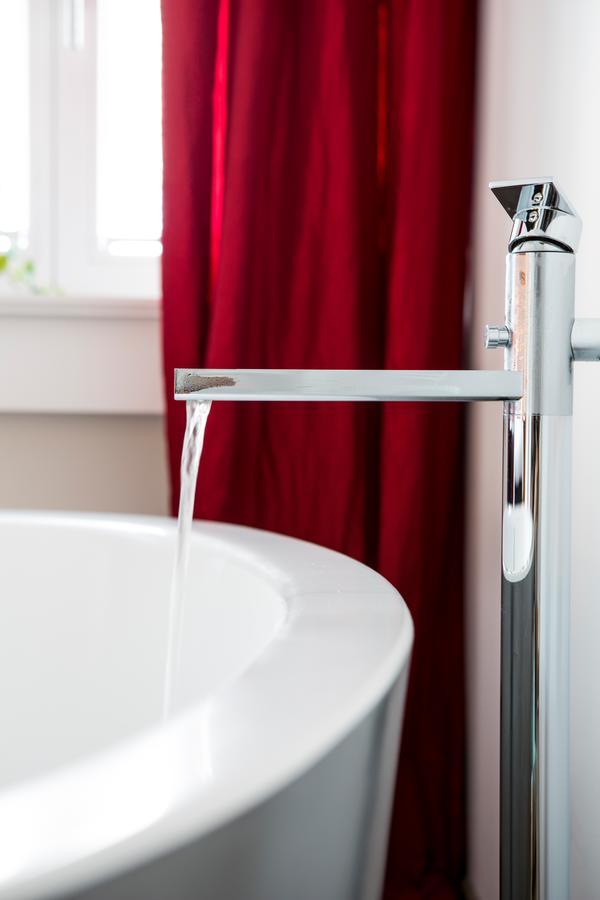 Junior Suite mit Sauna und Whirlpool-Badewanne
